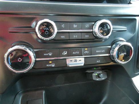 Used 2024 Ford F150 XLT w/ XLT Black Appearance Package AWD/4WD image 27