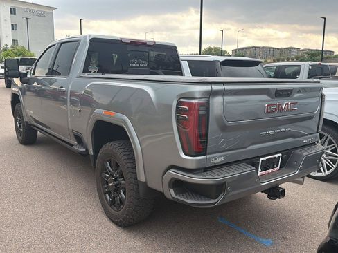 Used 2025 GMC Sierra 3500 AT4 w/ AT4 Premium Plus Package AWD/4WD image 5