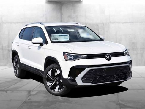 New 2026 Volkswagen Taos SE AWD/4WD image 2