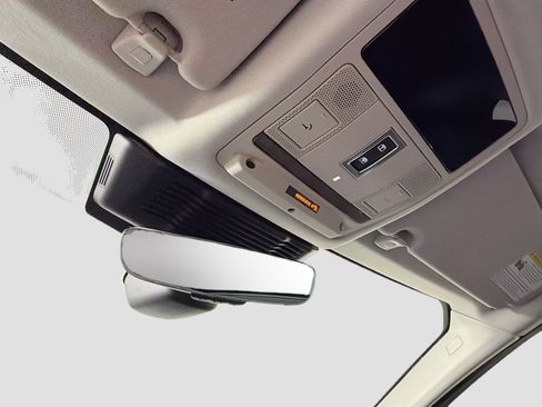 Certified 2023 Land Rover Discovery Sport S image 21