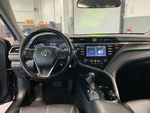 Used 2019 Toyota Camry SE w/ Carpet Mat Package FWD image 12