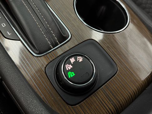 Used 2017 GMC Acadia SLE image 24