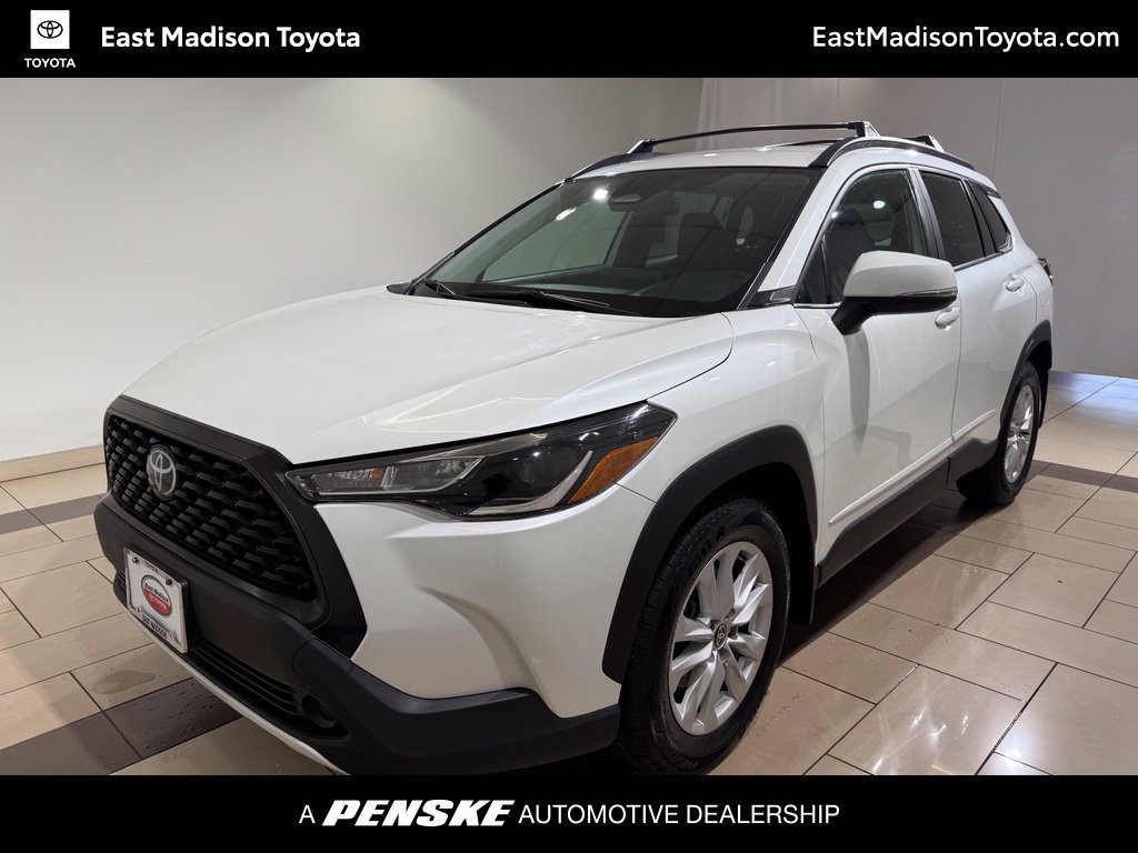 Certified 2023 Toyota Corolla Cross LE AWD/4WD image 1