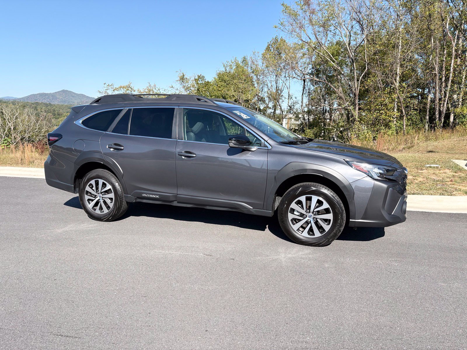 Certified 2024 Subaru Outback Premium AWD/4WD image 7
