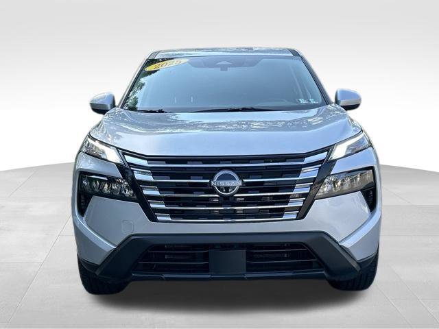 Used 2025 Nissan Rogue SV AWD/4WD image 8