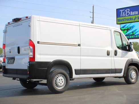 Used 2024 RAM ProMaster 2500 FWD image 4