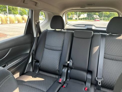 Used 2018 Nissan Rogue S AWD/4WD image 16