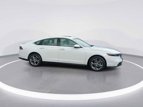 Used 2023 Honda Accord EX image 9