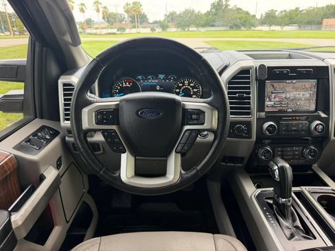Used 2015 Ford F150 Lariat w/ Equipment Group 502A Luxury AWD/4WD image 12