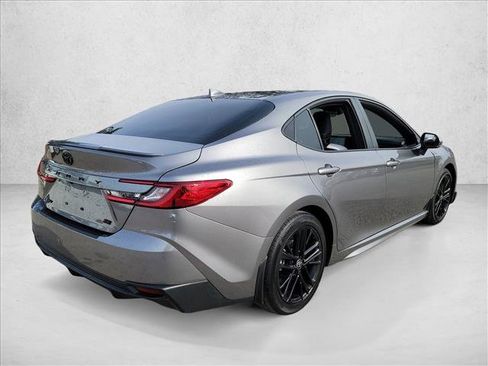 Used 2025 Toyota Camry SE image 5