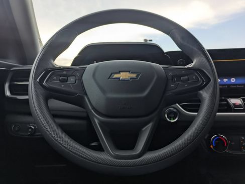 Used 2025 Chevrolet TrailBlazer LT AWD/4WD image 21