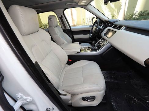 Used 2014 Land Rover Range Rover Sport HSE image 31