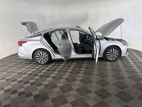 Used 2024 Nissan Altima 2.5 SV FWD image 13