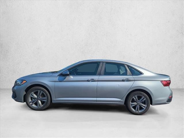 Used 2024 Volkswagen Jetta SE FWD image 13