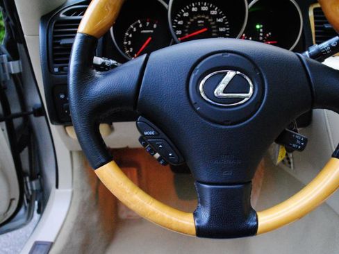 Used 2005 Lexus SC 430 Convertible image 17