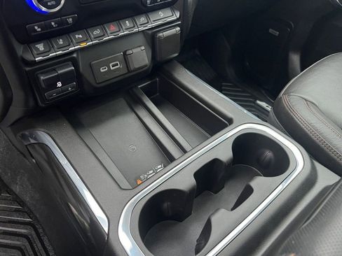 Used 2022 GMC Sierra 2500 AT4 image 31