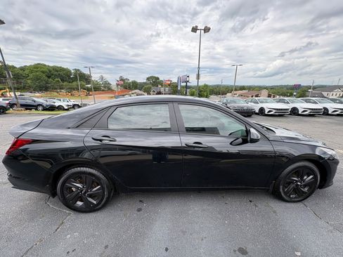 Used 2022 Hyundai Elantra SEL FWD image 5