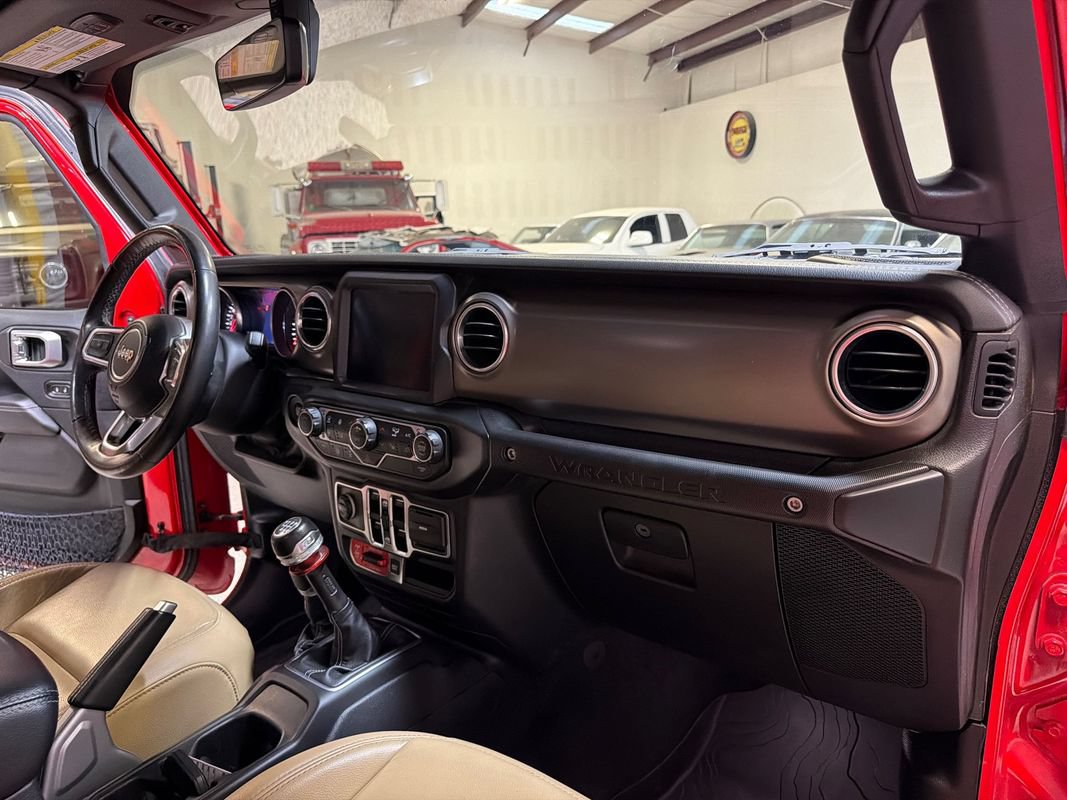 Used 2018 Jeep Wrangler Unlimited Rubicon AWD/4WD image 38