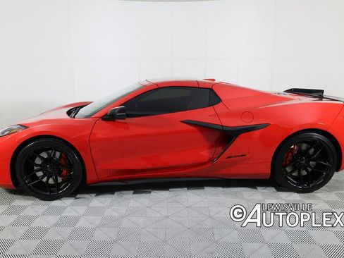Used 2025 Chevrolet Corvette Z06 w/ Stealth Interior Trim Package RWD image 10