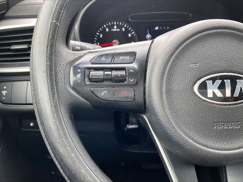 Used 2016 Kia Sorento FWD image 18