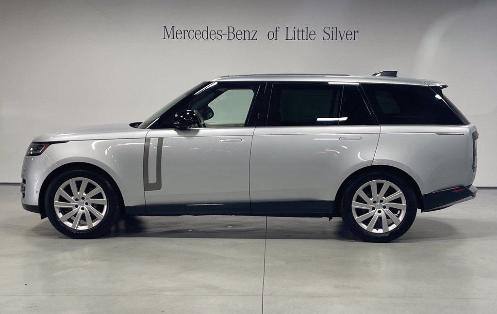 Used 2024 Land Rover Range Rover Long Wheelbase SE AWD/4WD image 2