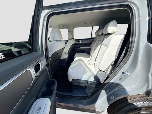 New 2026 Hyundai Santa Fe SE FWD image 23