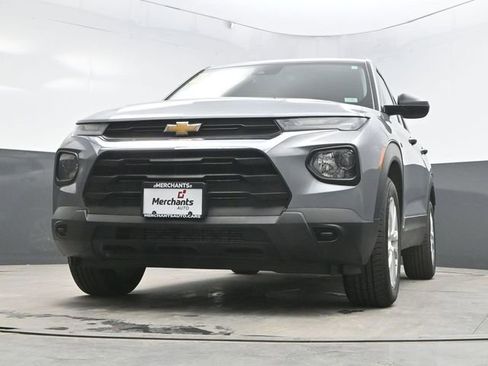 Used 2023 Chevrolet TrailBlazer LS AWD/4WD image 32