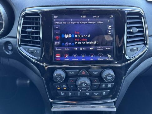 Used 2021 Jeep Grand Cherokee Laredo X image 28