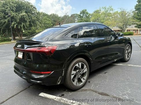 Used 2022 Audi e-tron Premium w/ Convenience Plus Package AWD/4WD image 6