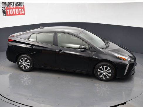 Used 2021 Toyota Prius LE image 21