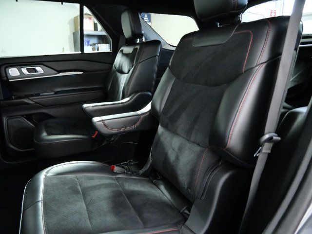 Certified 2025 Ford Explorer ST AWD/4WD image 15