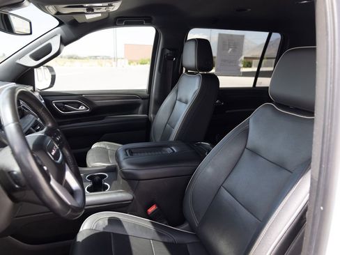 Used 2021 GMC Yukon XL SLT AWD/4WD image 13