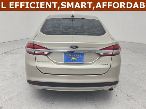 Used 2018 Ford Fusion S image 4