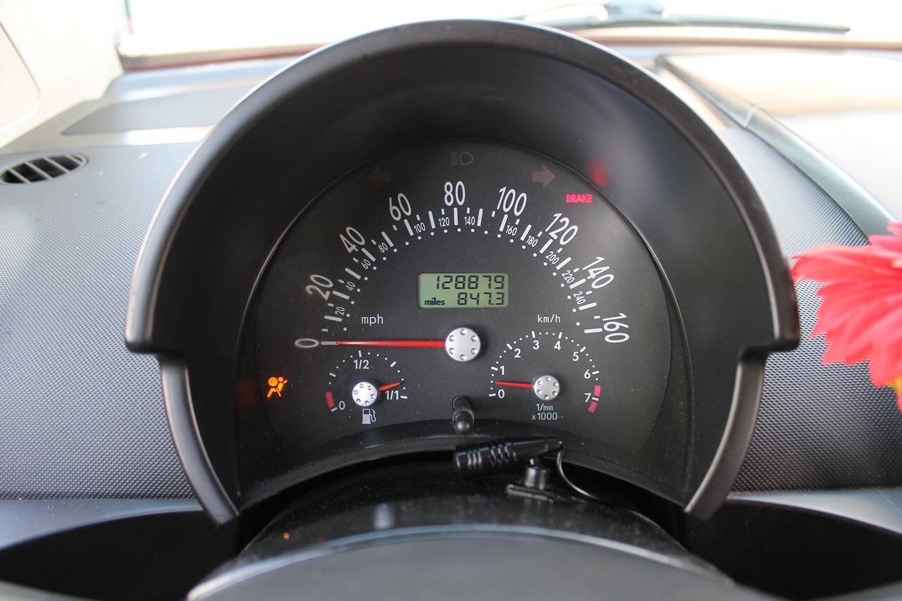Used 2001 Volkswagen Beetle Sport FWD image 30