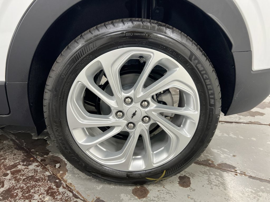 New 2027 Chevrolet Bolt LT FWD image 27
