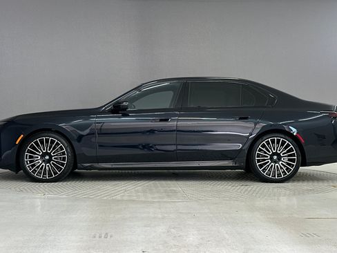 Certified 2025 BMW 760i xDrive AWD/4WD image 2