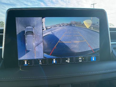 Used 2021 Chevrolet Tahoe Z71 w/ Z71 Signature Package image 28