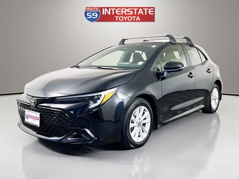 Certified 2025 Toyota Corolla SE w/ SE Package FWD image 3