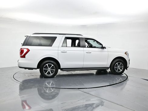 Used 2021 Ford Expedition Max XLT image 2