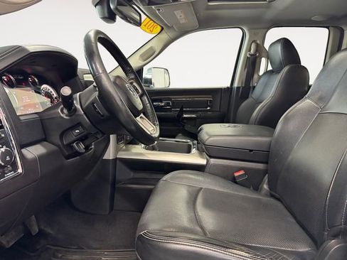 Used 2017 RAM 1500 Laramie w/ Convenience Group image 7