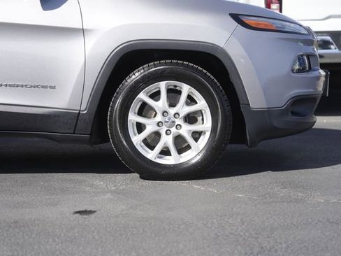 Used 2015 Jeep Cherokee Latitude image 4