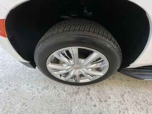 Certified 2024 Chevrolet Tahoe High Country w/ Advanced Technology Package image 33