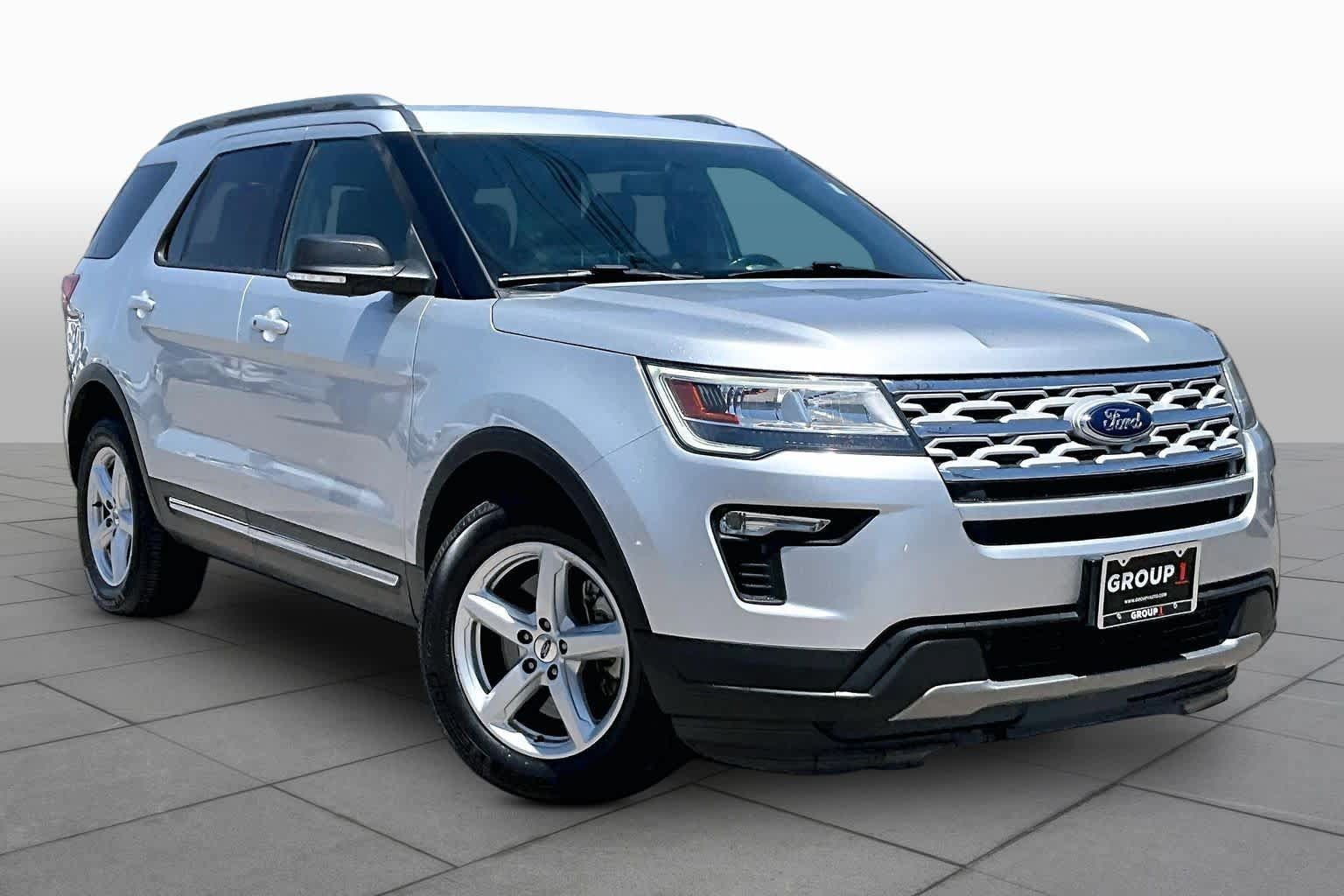Used 2019 Ford Explorer XLT w/ Equipment Group 201A FWD image 3