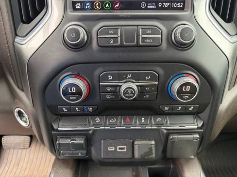 Used 2020 Chevrolet Silverado 2500 LTZ AWD/4WD image 25