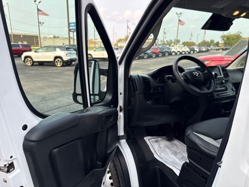 Used 2025 RAM ProMaster 2500 w/ Convenience Group FWD image 13