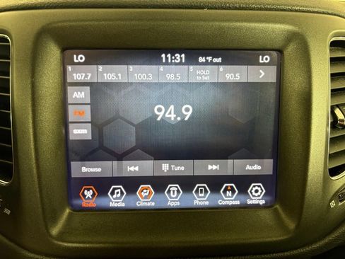 Used 2020 Jeep Compass Trailhawk AWD/4WD image 21