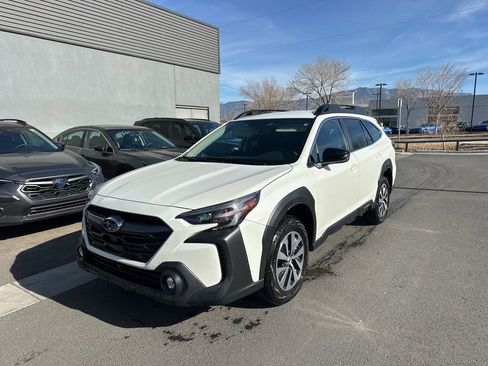 Used 2025 Subaru Outback Premium image 2