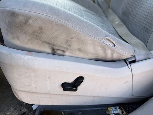 Used 2008 Chrysler Town & Country Touring FWD image 12