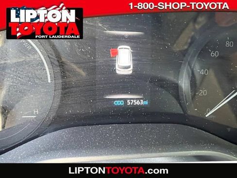 Used 2023 Toyota Sienna XLE FWD image 1