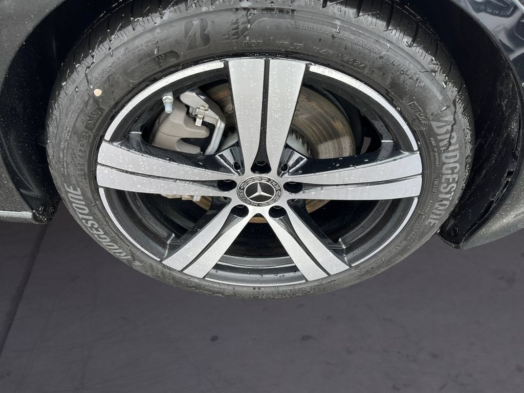 Used 2025 Mercedes-Benz C 300 4MATIC Sedan image 14